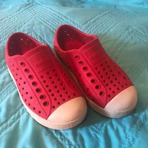 ❤️ Native toddler sz 8 red shoes, boys/girls